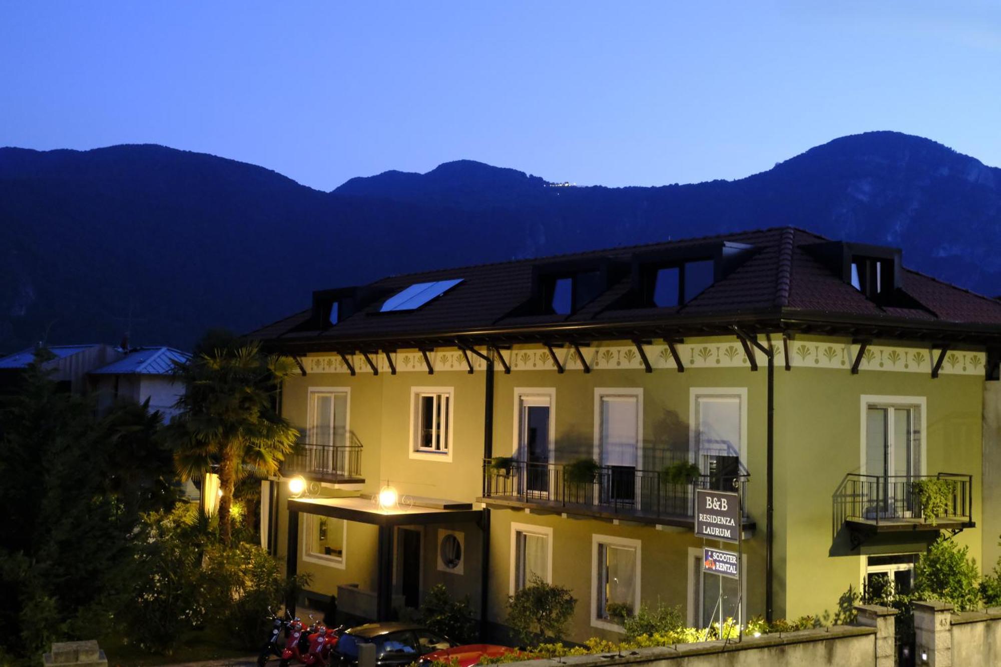مانديلو ديل لاريو Residenza Laurum المظهر الخارجي الصورة
